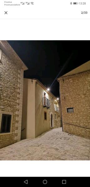Maison complète dans site médiéval